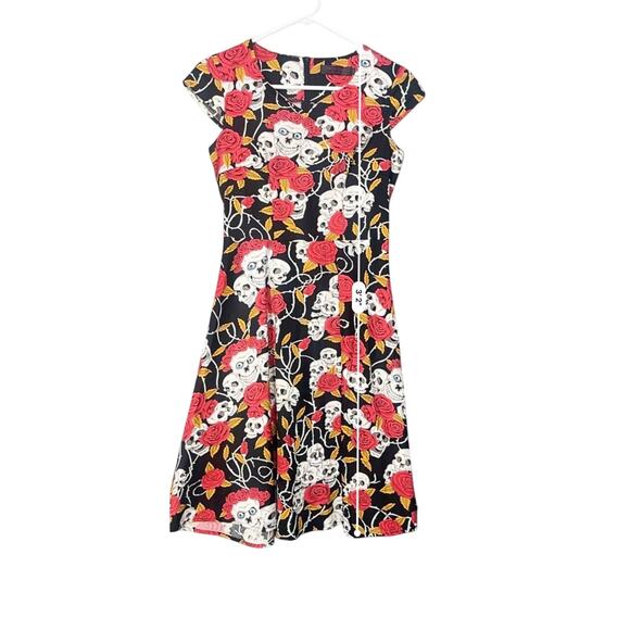 Skulls and Roses Dress Gothic Halloween Punk Sz XS Day of the Dead Rockabilly - Picture 5 of 8